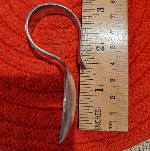 Wm Rogers & Son AA Peter Rabbit Baby Spoon Curved Looped Handle 4 Leaf Clover - Picture 2 of 8